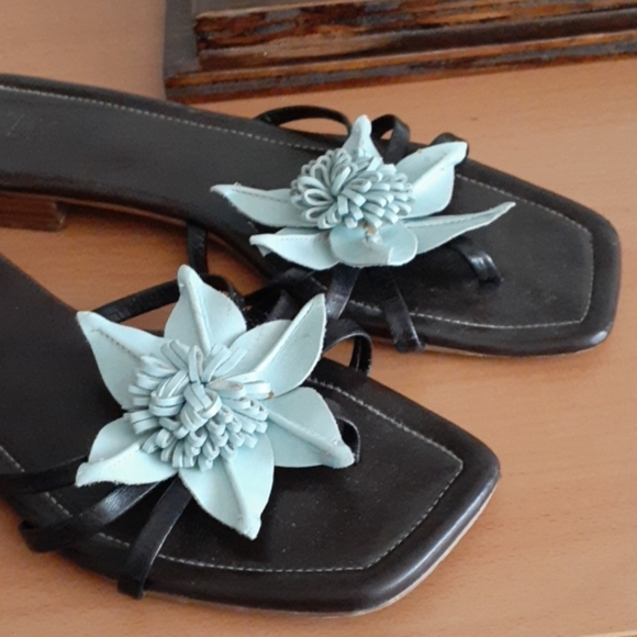 Studio thong flat sandals size 10 - Picture 2 of 7